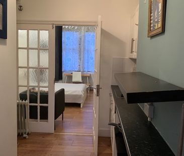 Studio Flat, Queens Road, N11 - Photo 4