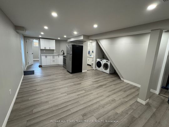 For Lease - 12 Verona Crescent Unit# Lower, Georgina, Ontario - Photo 1