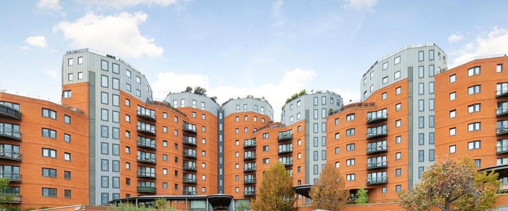 3 bedroom flat to rent - Photo 1