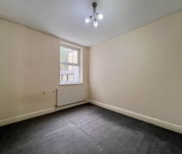 Price £1,900 pcm - Available Now - Unfurnished - Photo 2