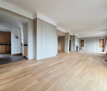 BROQUEVILLE: 3 BDR, Garage box included, PEB C, metro! - Photo 2