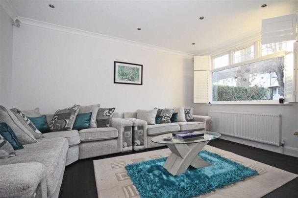 The Ridgeway, Acton Town, W3, London - Photo 1