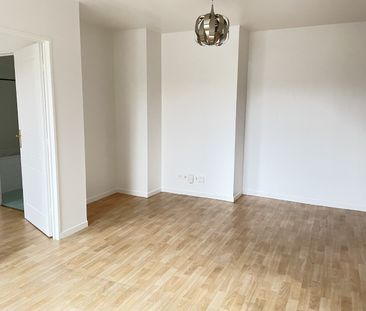 Location Appartement 2 pièces 41m² LA MADELEINE 59110 - Photo 2