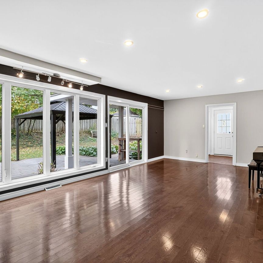 12 Place Redfern - Photo 1