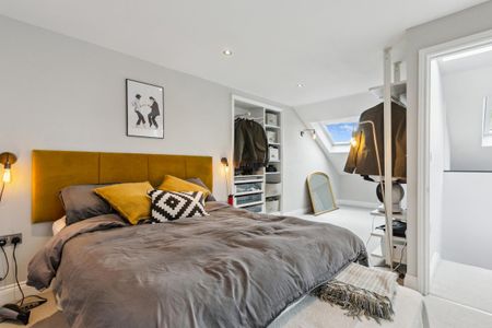 3 bedroom house in London - Photo 3