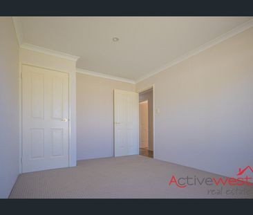 Spacious Family Home in Waggrakine - Photo 1