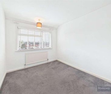 Hazelbank, Surbiton, KT5 - Photo 2