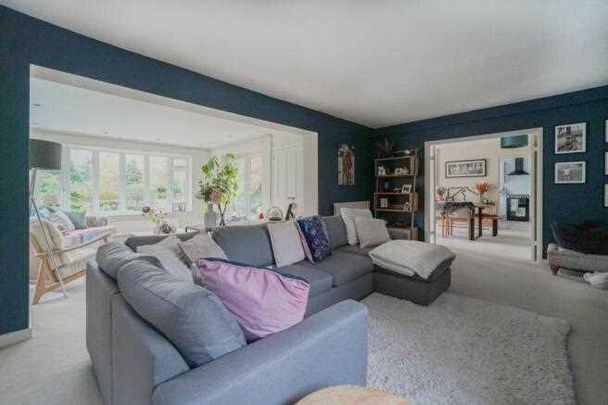 4 bedroom detached bungalow to rent - Photo 1