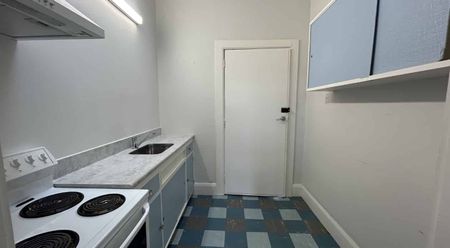CITY CENTRE-ONE BEDROOM STUDIO - Photo 4