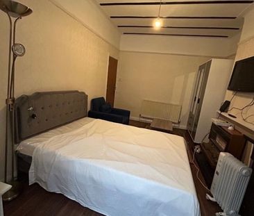 Room in a Shared House, Craignair Road, SW2 - Photo 3