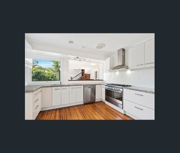 SPACIOUS FOUR BEDROOM HOME - Photo 2