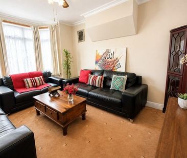 3 bedroom end of terrace house to rent - Photo 1