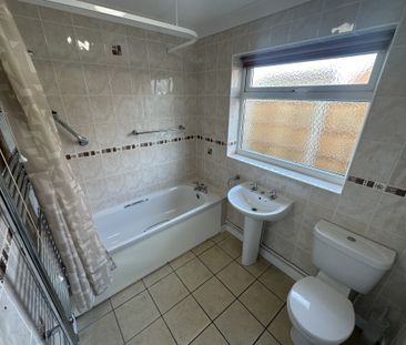 North Road, Great Yarmouth, Hemsby - Photo 6