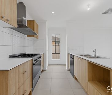 12 Dash Drive, Cranbourne East - Photo 6