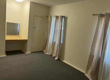 TIDY UNIT IN SOUTH TAMWORTH - Photo 3