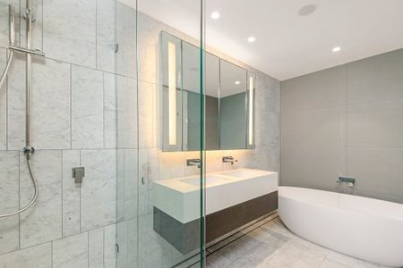 Executive Living I Stunning View I Concierge Service I Extra Study - Photo 5
