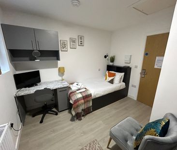 Studio Flat, Humphrey Road, M16 - Photo 1