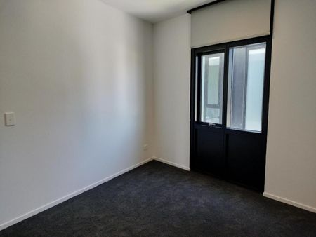 1 bedroom apartment in Ponsonby - Photo 3