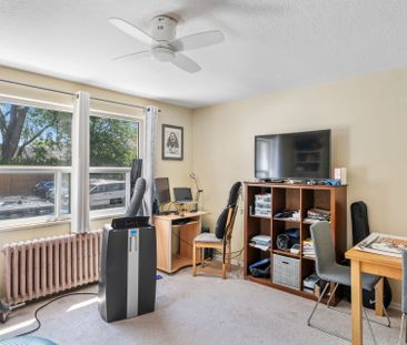 For Lease - 213 Lakeshore Road Unit# 1, Mississauga, Ontario - Photo 1