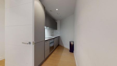 2 bedroom ground floor flat to rent - Photo 3