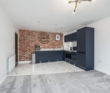 2 bedroom apartment to rent - Photo 6