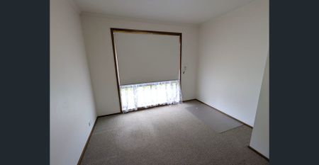 Immaculate Two Bedroom Unit With Garage - Photo 4