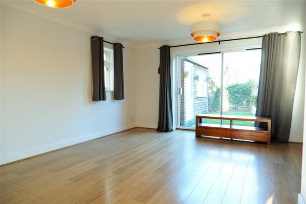 3 bedroom end of terrace house to rent - Photo 1