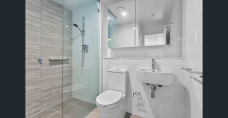 Modern, sunlit one-bedroom plus study apartment with elevated outlook - Photo 2