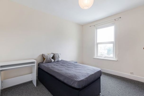 Old Road Oxford OX3 - Photo 1