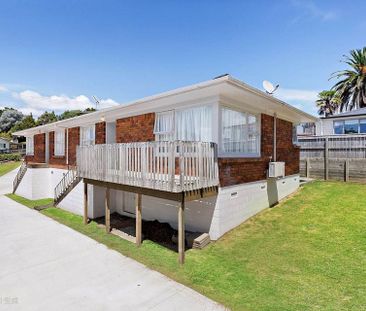 Sunny 2-Bedroom Brick & Tile Home in Glenfield - Photo 2