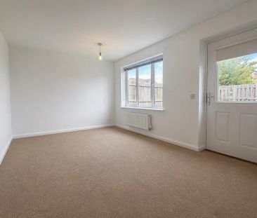 3 bedroom terraced house to rent - Photo 2