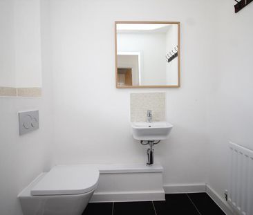 3 bedroom end of terrace house to rent - Photo 6