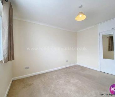 3 bedroom property to rent in Leigh On Sea - Photo 2