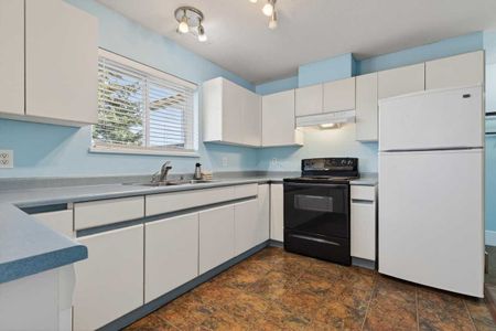 7715 Luckakuck Place town house — Chilliwack, BC (2-Bedroom) - 2 Bedroom - Photo 4