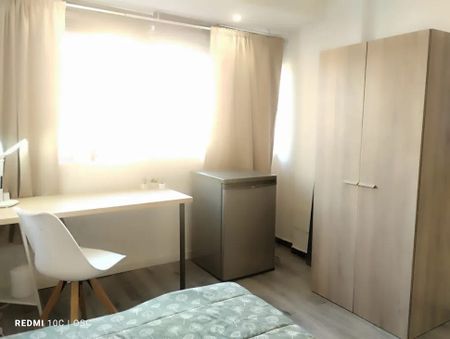 Calle Primavera, Sevilla, Andalusia 41009 - Photo 4