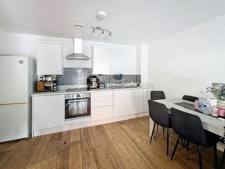 2 bedroom apartment to rent - Photo 5