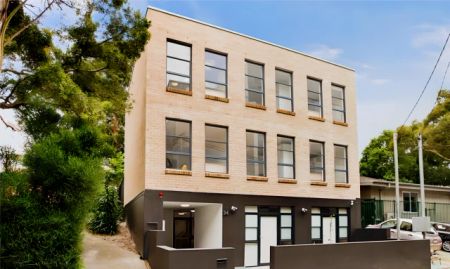 Attractive studio near Redfern Park - Photo 2