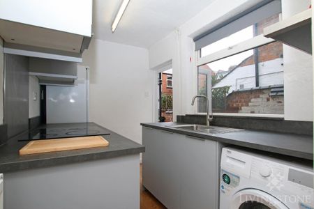 3 bedroom terraced house to rent - Photo 5