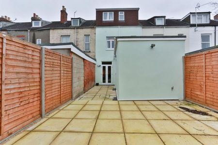 5 bedroom terraced house to rent - Photo 5