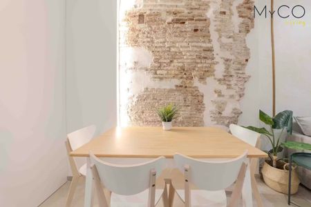 Plaça del Doctor Collado, Valencia, Valencian Community 46001 - Photo 2