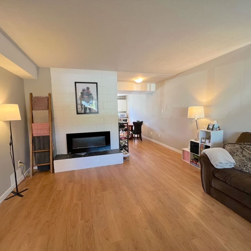 Pandosy: 3 bed, 1 bath – central ground level - Photo 1