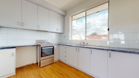 Two-bedroom apartment in the heart of Ascot Vale - Photo 5