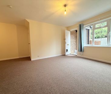 Yew Grove, Welwyn Garden City - Photo 4