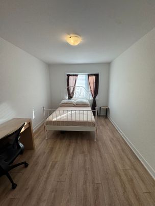 For Lease - 36 Silo Mews N/A, Barrie, Ontario - Photo 1