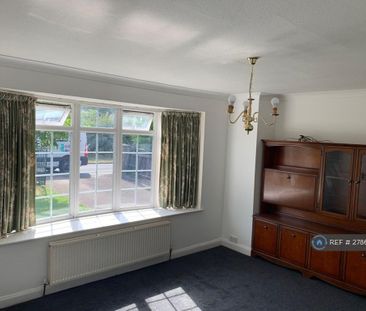 4 bedroom bungalow to rent - Photo 1