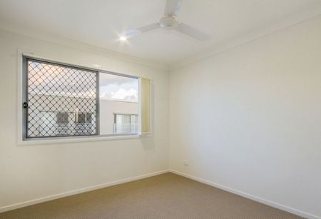 THREE BEDROOM TOWNHOUSE READY IN THE NEW YEAR - Photo 4