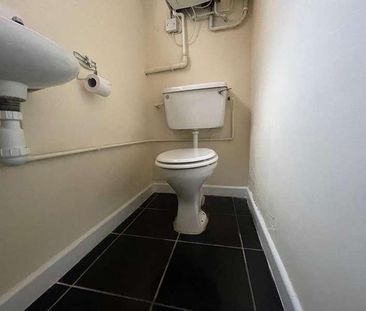 Love Lane, Nantwich, CW5 - Photo 5