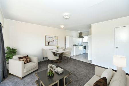 Handy Middlemore - Well Presented - Photo 2