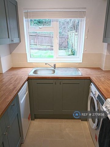 3 bedroom terraced house to rent - Photo 3