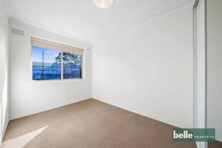 Bright & Spacious 2-Bedroom Unit in Prime Ashfield Location - Photo 4